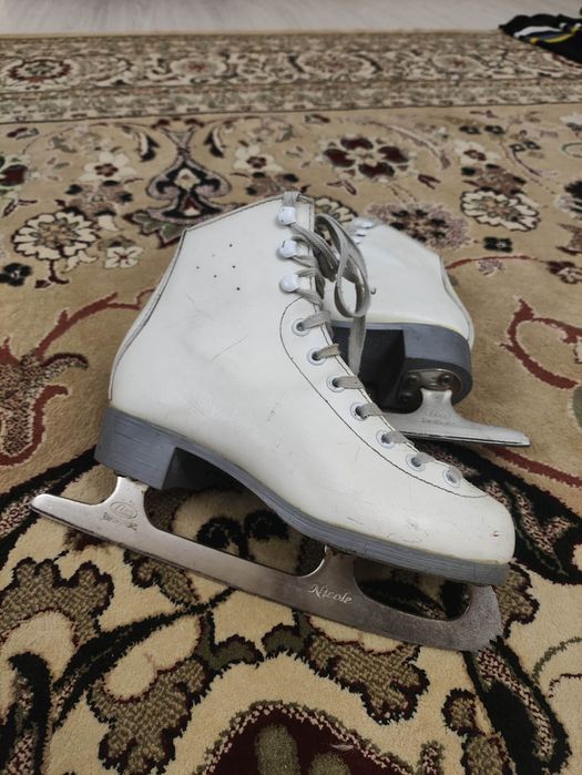 Коньки для фигурного катания