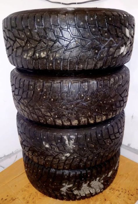 Зимние шипованные