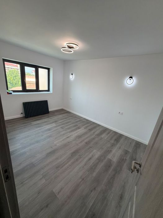 Ultracentral 3 camere
