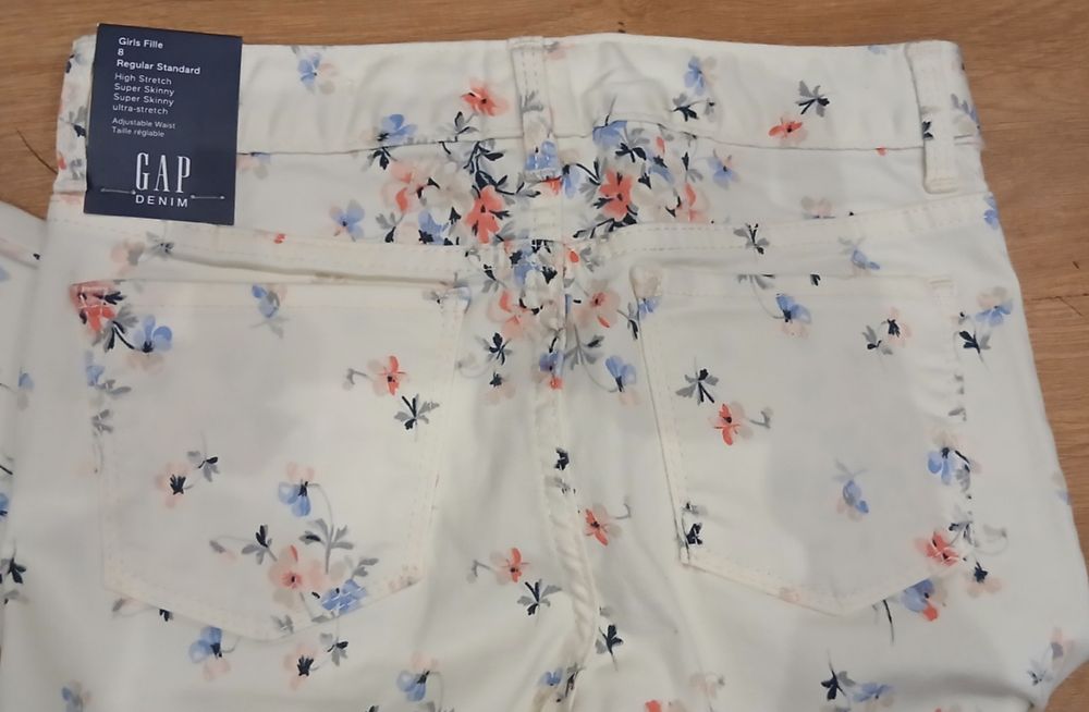 Нови Панталони GAP 8-9г, 132-137см