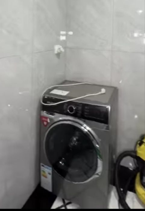 Muzlatkich va kir yuvatigan mashina sotiladi