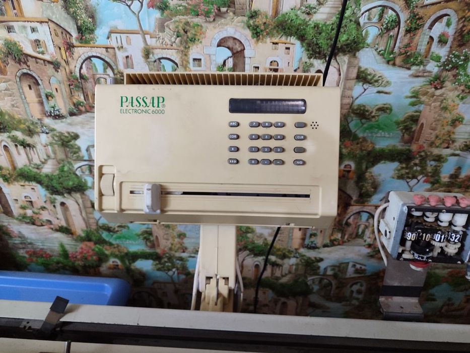 Компьютерная вязальная машинка