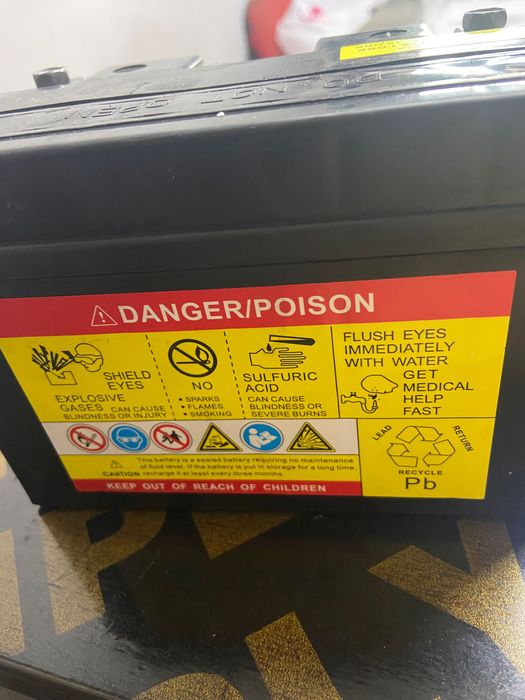 Suzuki GSR на части