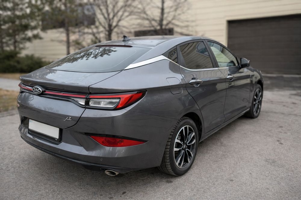 Продам иностранца jac j7