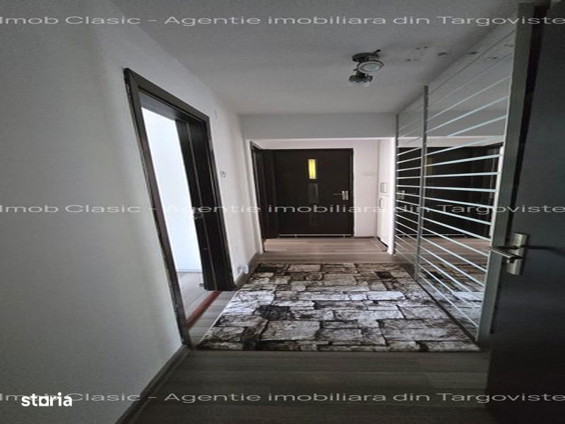 Etaj 1, micro 3 Targoviste, vanzare apartament 3 camere