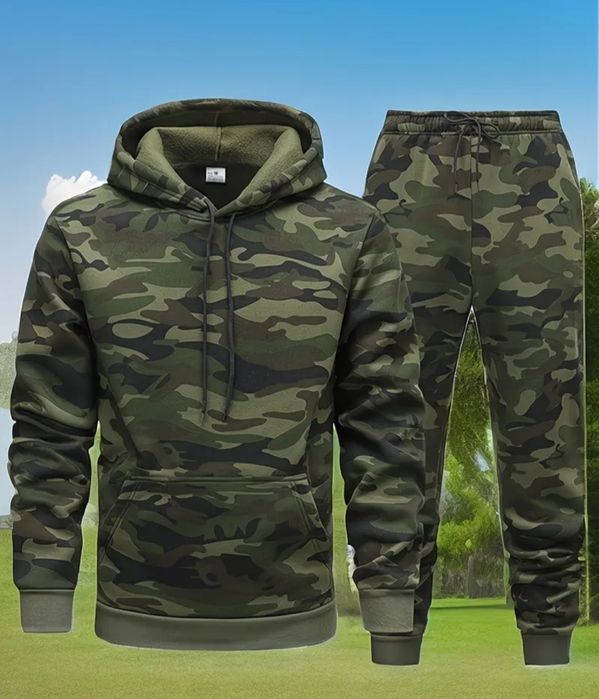 Продам флисовый костюм.