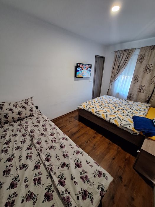 Cabana de inchiriat  . CASA MARA cazare.