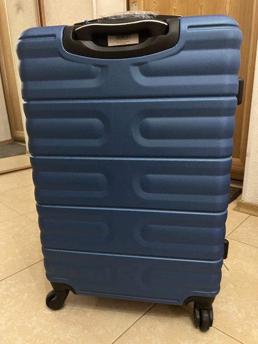 Чемодан COSMO, 24 среднего размера