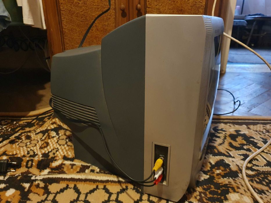 телевизор NEO работещ