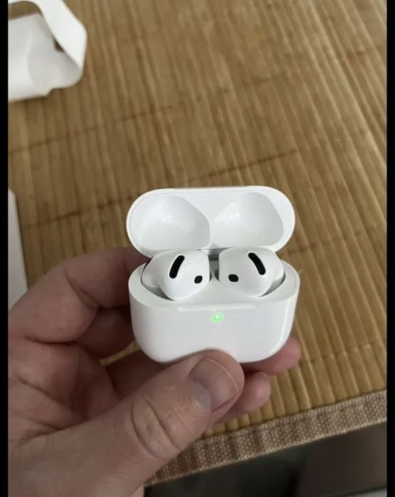 Продам Air pods 4