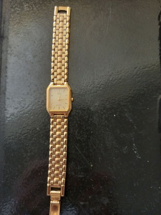 Продавам часовници