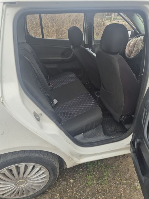 Vând skoda Fabia 1.2 avariata