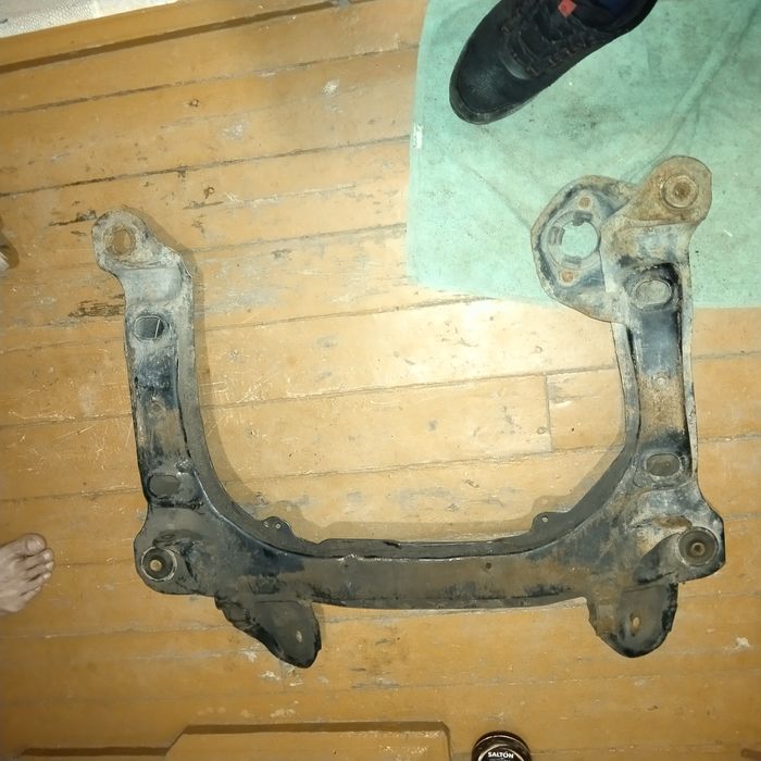 Балка передняя Ауди В3