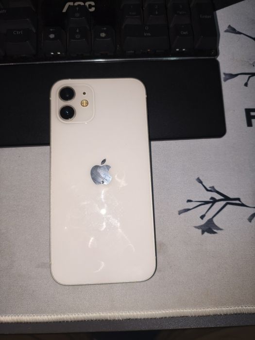 Продам Iphone 12 64Gb белый