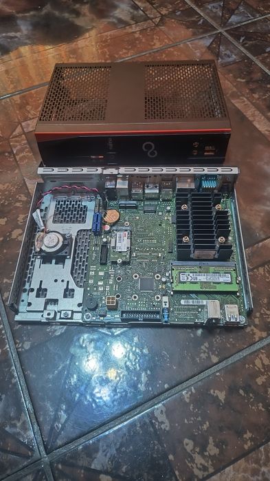 Mini PC / Thin Client Fujitsu FUTRO S9010n/S940n – Nou, Silențios (Intel Quad-Core, 4/8 GB RAM, 32/64 GB SSD M2 sata 2242)