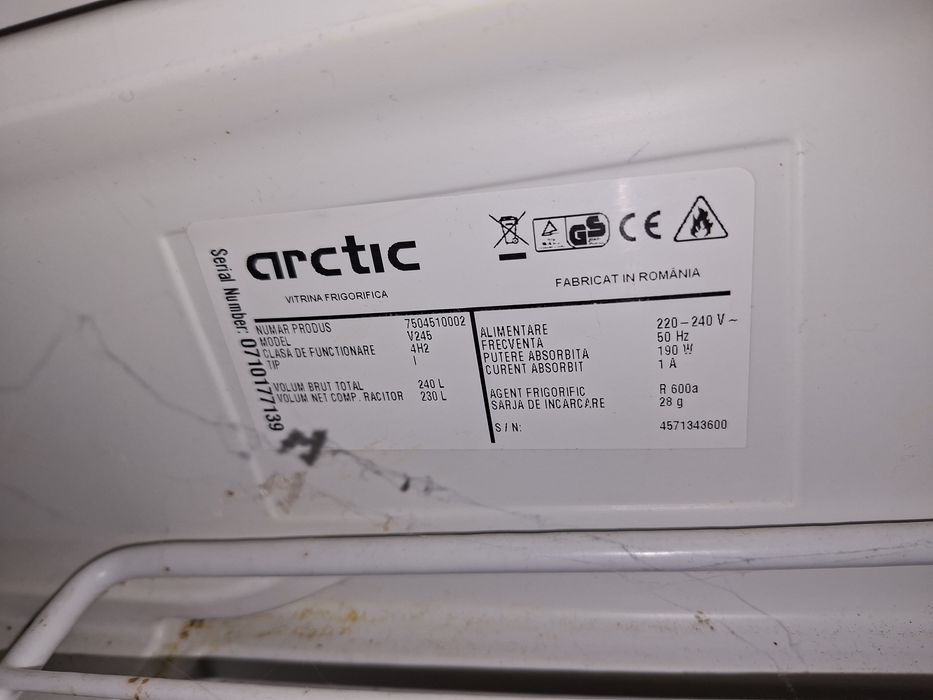 Frigider vitrina frigorifica Arctic 240L