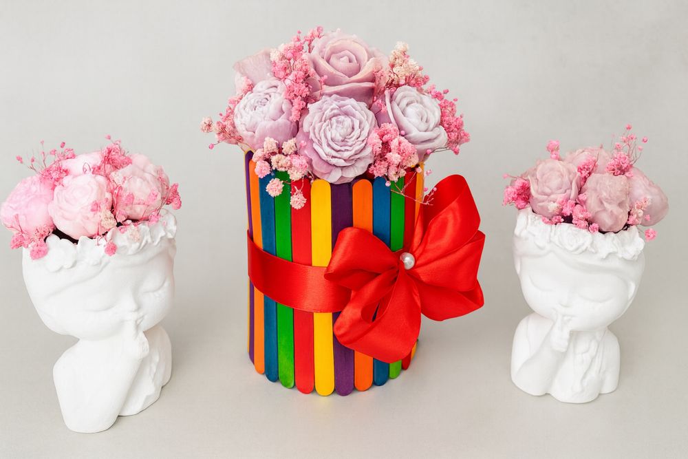 Ingerasi din ceramica cu lumanari din ceara parfumata