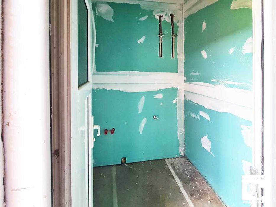 125181 Панорамен парцел с едноетажна сглобяема сграда в с. Бадевци