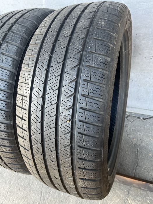 2 бр. всесезонни гуми 205/50/17 Vredestein DOT 2720 5,5 mm