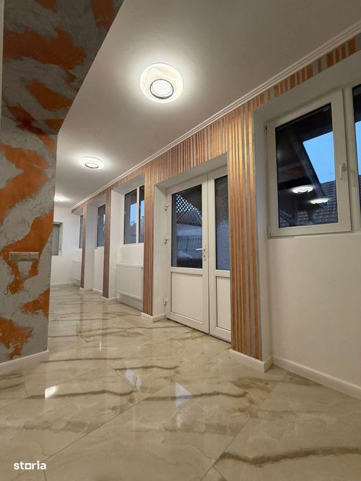 Casă renovată integral ideala pt locuit-in Paleu