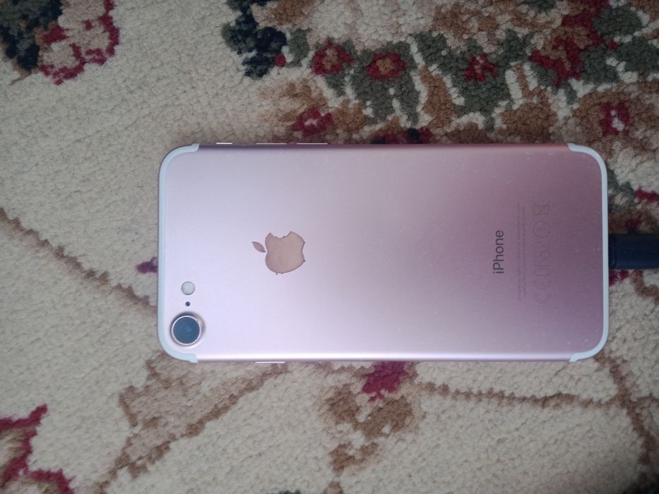 Айфон 7 32 гб фио-белый