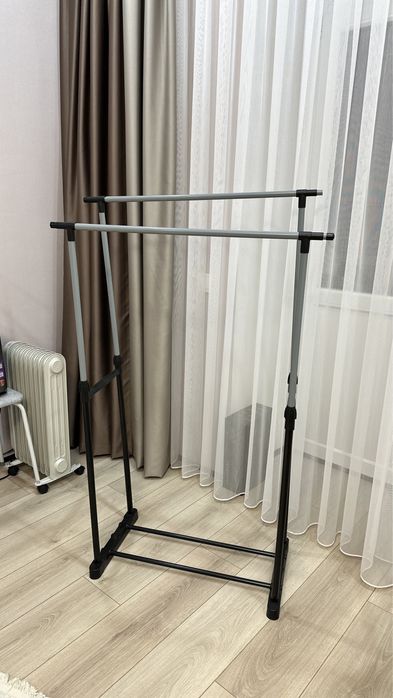 Двойная напольная вешалка. Срочно