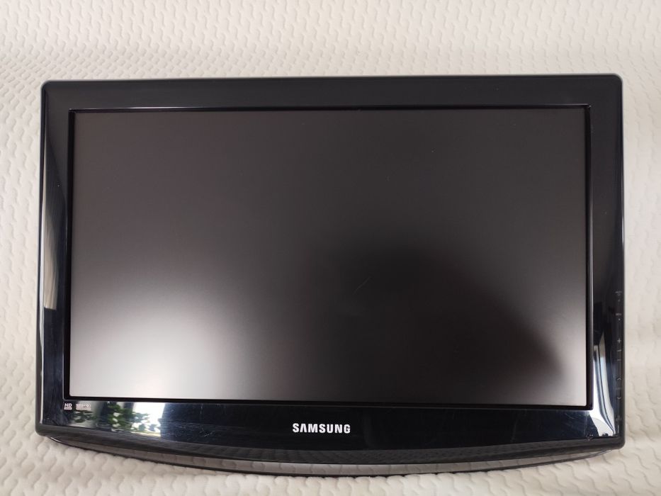 Monitor LCD LG 48cm  - TV LED 58cm Samsung model foarte rezistent