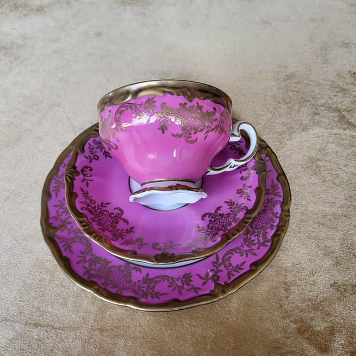 Продам антикварный чайный набор.