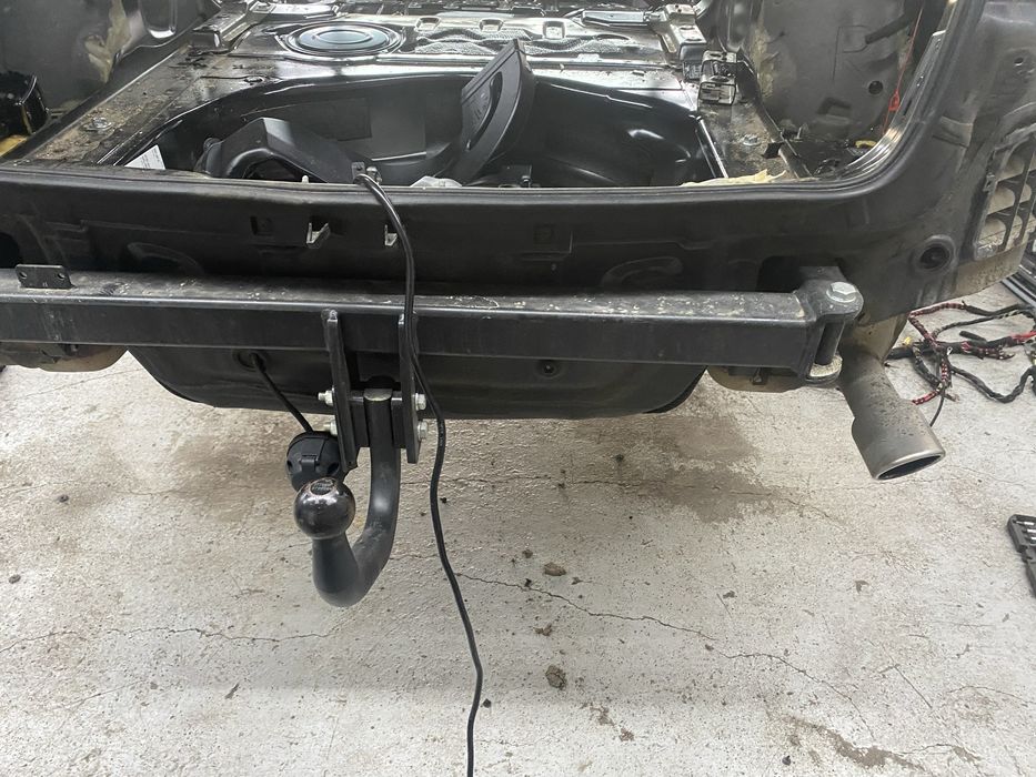 Теглич за Audi A4 b8, Ауди