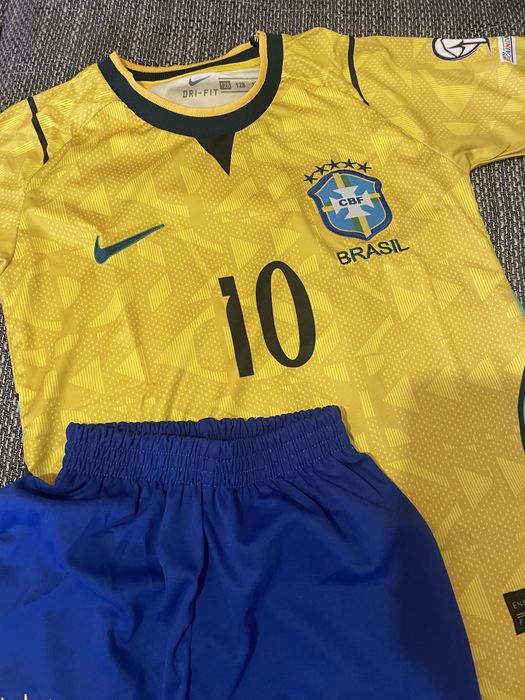 Compleuri de fotbal pentru copii