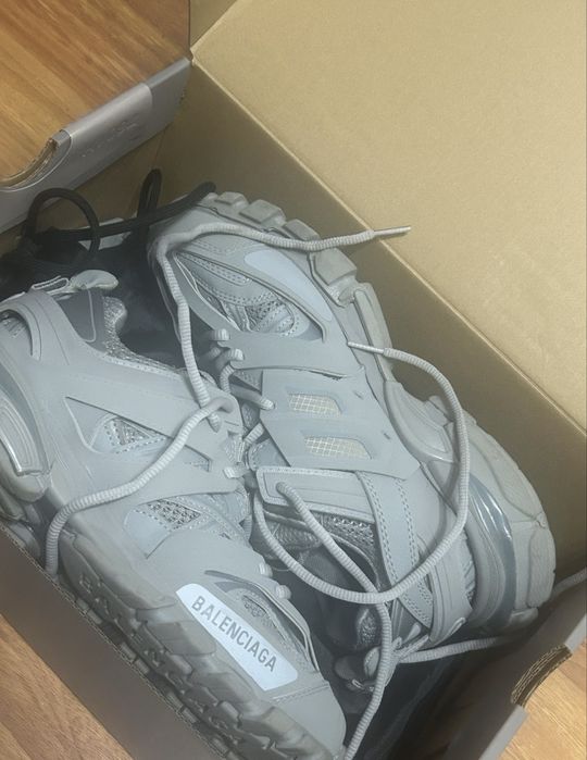 balenciaga track