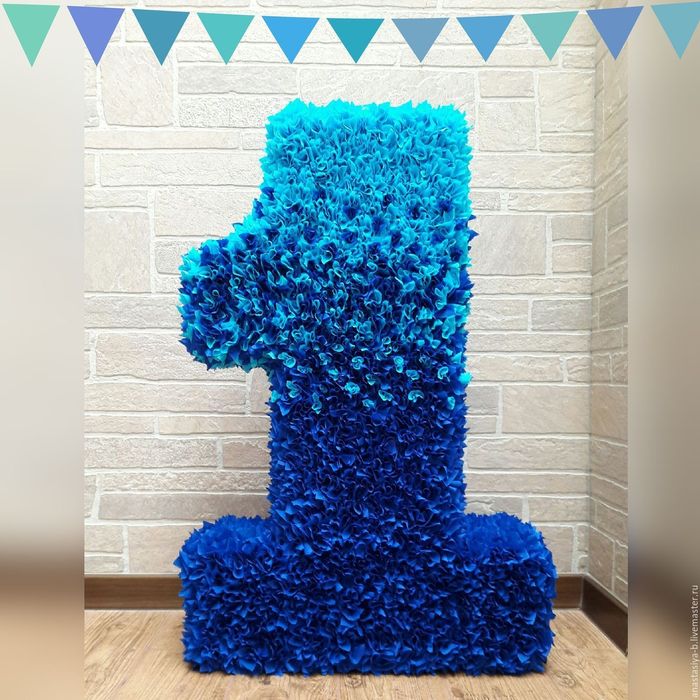 Цифра из бумаги и картона