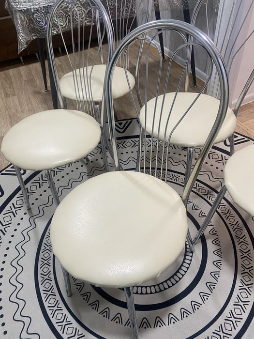 Продам  кухонные стулья 5 шт