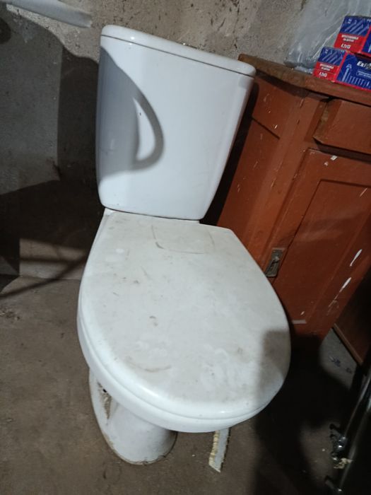 Продам унитаз ..