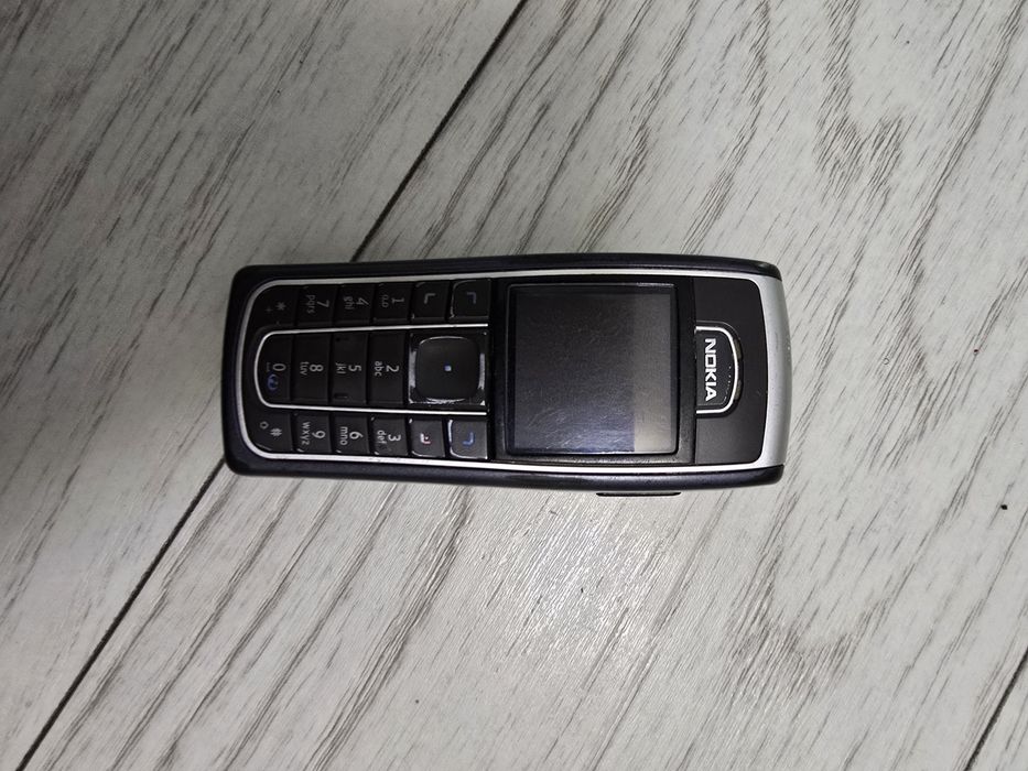 Vand telefoane de colecție.