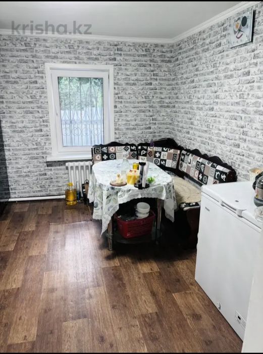 Продаётся дом с участком 10 соток