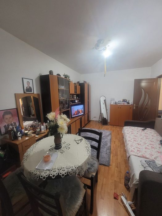 Vănd apartament.