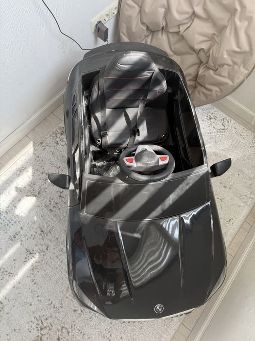 Продам детскую машину бмв х6