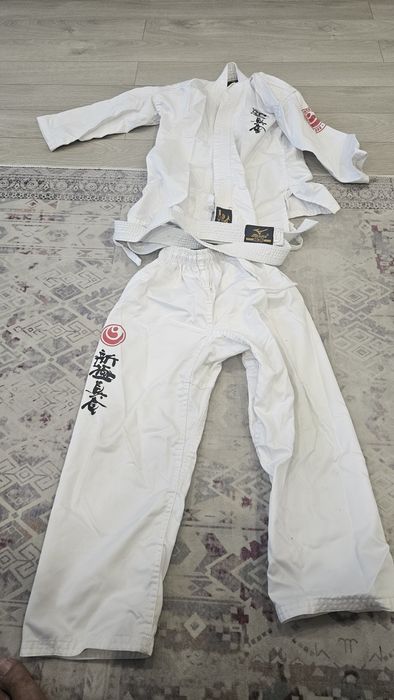 Шлем, кимоно, шитки, ракушка для карате