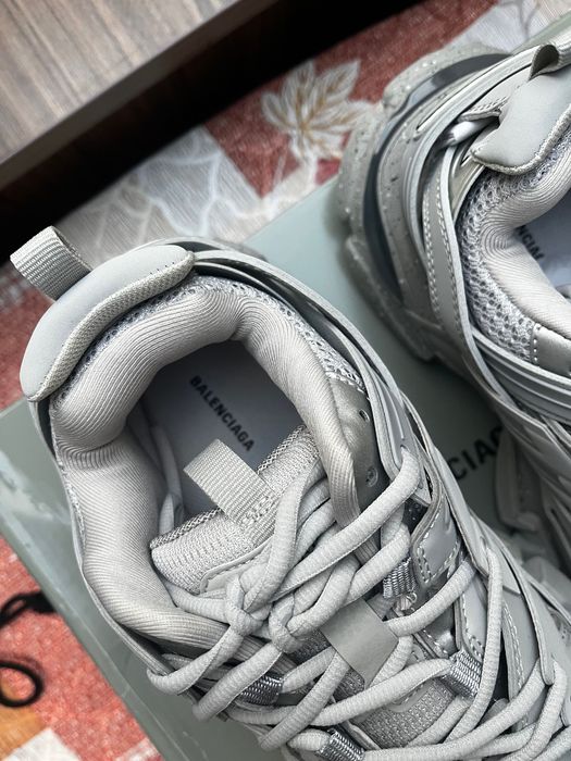 Balenciaga track “Gray”