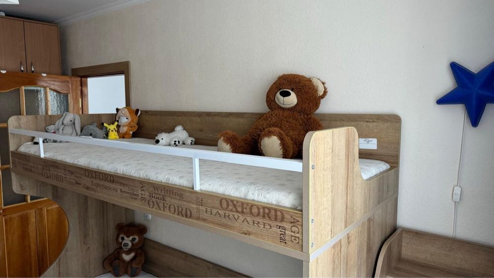 Двухъярусная кровать