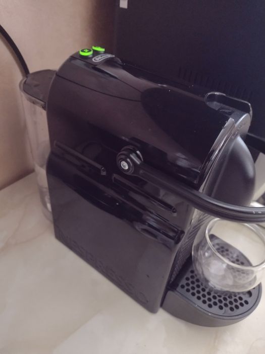 Кафемашина Делонги с капсули малко ползване