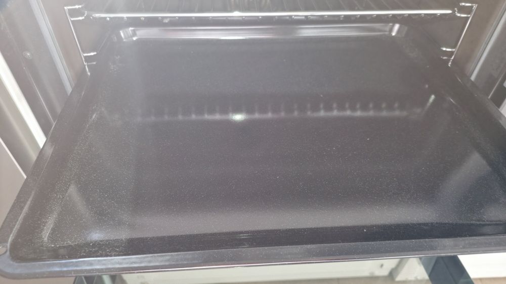 Печка с индукционни котлони Voss Electrolux ELI23020-HV 74L каталитичното самопочистване