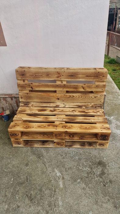 Bancă din paleți în stare foarte bună