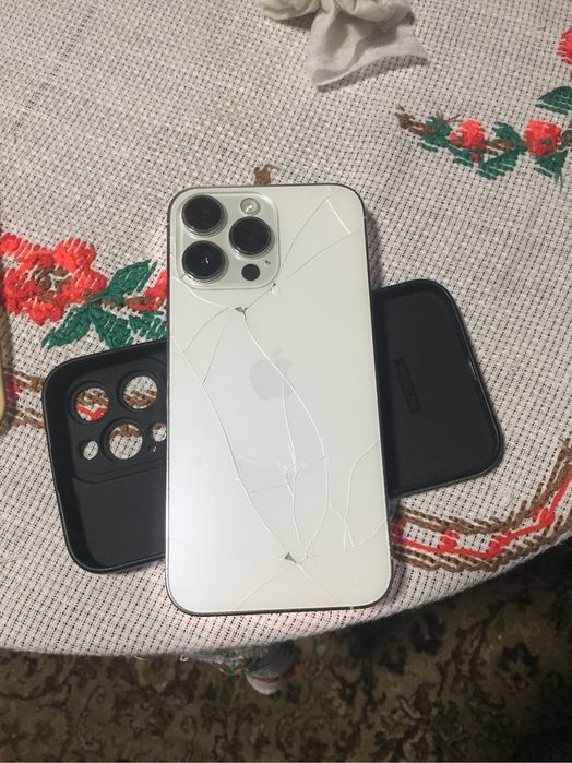 Vând iPhone 14 Pro Max 256 GB, culoare Silver.