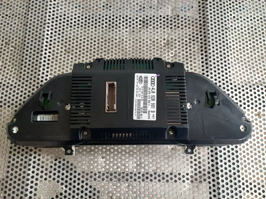 Ceasuri Bord Audi Q7 4L An 2006-2007-2008-2009-2010-2011-2012-2013-2014-2015-2016 Volan Dreapta Cod