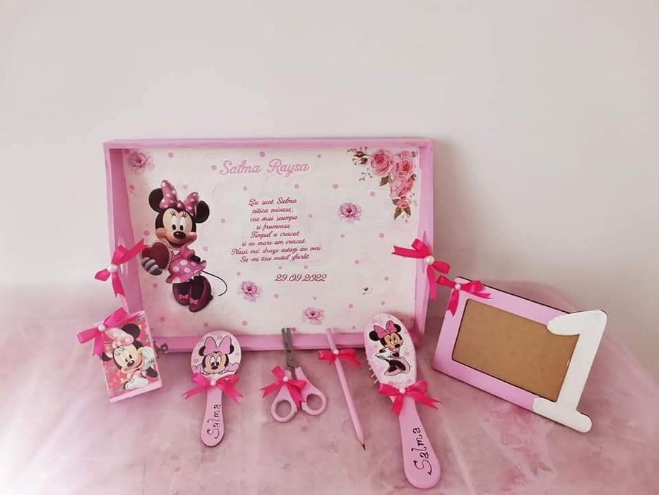 Tăvițe aniversare pentru mot