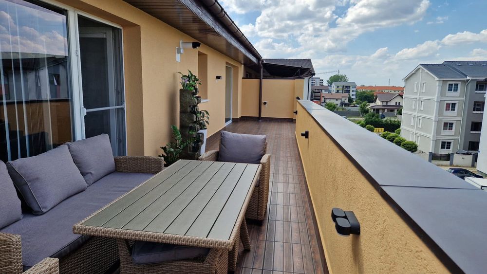 Vand penthouse Giroc zona planetelor