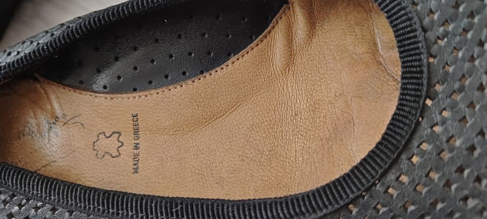 Кожаные балетки.