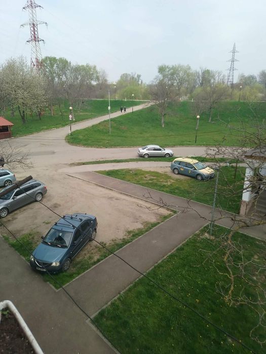 Vind apartament cu 2 camere